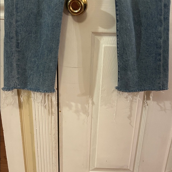 MOTHER The Scrapper Cuff Ankle
Fray Jeans - Picture 8 of 9